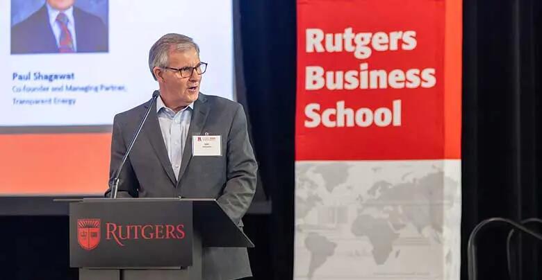 Len DeCandia, former chief procurement officer at Johnson & Johnson and a Rutgers MBA alumnus, moderated a CEO panel discussion.